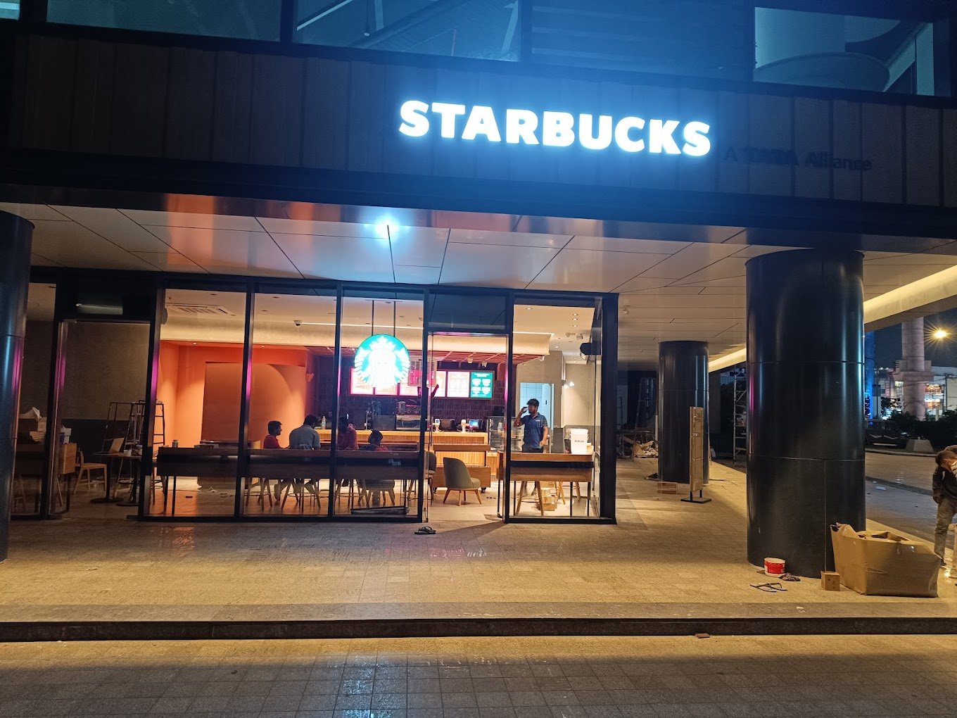 starbucks_porur Image 2